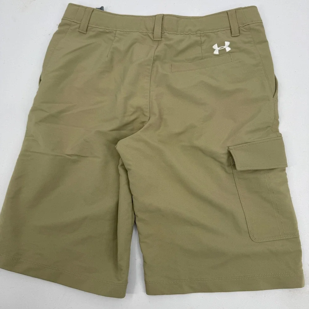 Under Armour Cargo Shorts Boys Youth XL Khaki Tan Performance Golf 1350178